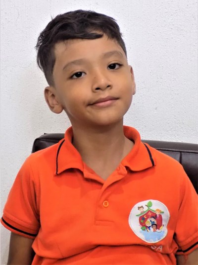 Help Ian Santiago by becoming a child sponsor. Sponsoring a child is a rewarding and heartwarming experience.