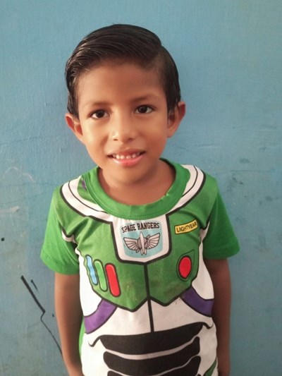 Help Emanuel Jesús by becoming a child sponsor. Sponsoring a child is a rewarding and heartwarming experience.