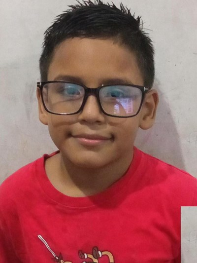 Help Erick Santiago by becoming a child sponsor. Sponsoring a child is a rewarding and heartwarming experience.