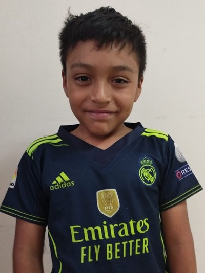 Help Sergio Emanuel by becoming a child sponsor. Sponsoring a child is a rewarding and heartwarming experience.