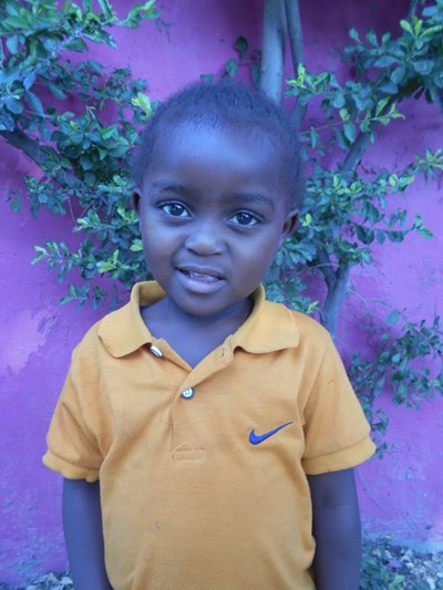Help Deborah by becoming a child sponsor. Sponsoring a child is a rewarding and heartwarming experience.