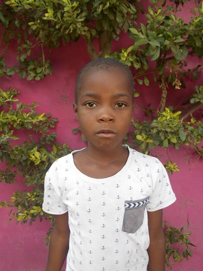 Help Marvis by becoming a child sponsor. Sponsoring a child is a rewarding and heartwarming experience.