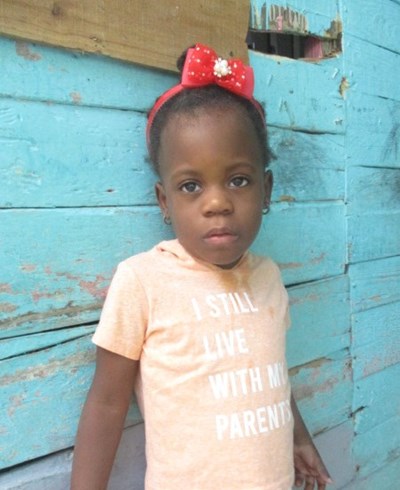 Help Cheira by becoming a child sponsor. Sponsoring a child is a rewarding and heartwarming experience.