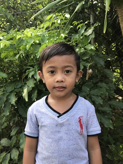 Help Edwin Jr. B. by becoming a child sponsor. Sponsoring a child is a rewarding and heartwarming experience.