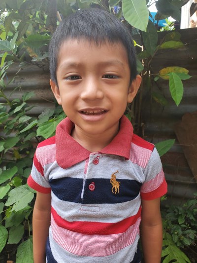 Help Oscar Neymar by becoming a child sponsor. Sponsoring a child is a rewarding and heartwarming experience.