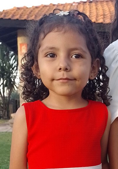 Ayude a Xochitl Valeria apadrinándole hoy. El apadrinamiento es una experiencia hermosa y gratificante.