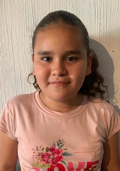 Ayude a Karen Denisse apadrinándole hoy. El apadrinamiento es una experiencia hermosa y gratificante.