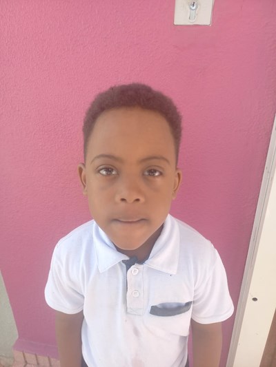 Help Angel Rauel by becoming a child sponsor. Sponsoring a child is a rewarding and heartwarming experience.