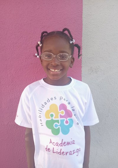 Help Aneysi by becoming a child sponsor. Sponsoring a child is a rewarding and heartwarming experience.