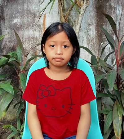 Help Czarina M. by becoming a child sponsor. Sponsoring a child is a rewarding and heartwarming experience.