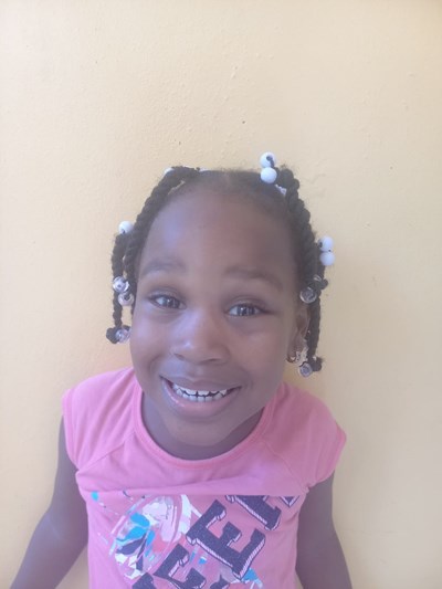 Help Haide Michelle by becoming a child sponsor. Sponsoring a child is a rewarding and heartwarming experience.