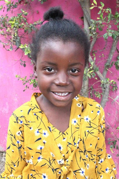 Help Heart by becoming a child sponsor. Sponsoring a child is a rewarding and heartwarming experience.