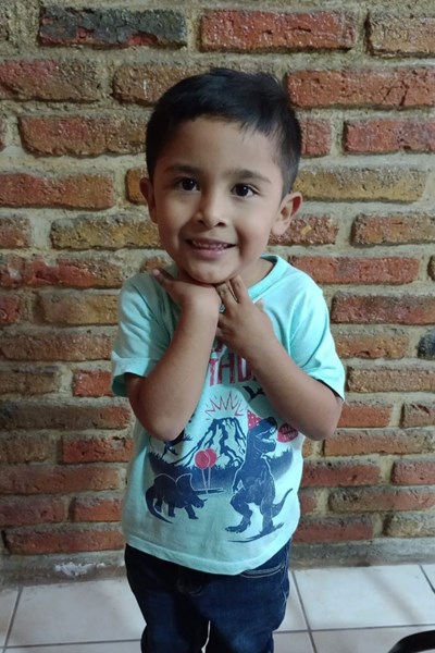 Help Jose Carlos by becoming a child sponsor. Sponsoring a child is a rewarding and heartwarming experience.