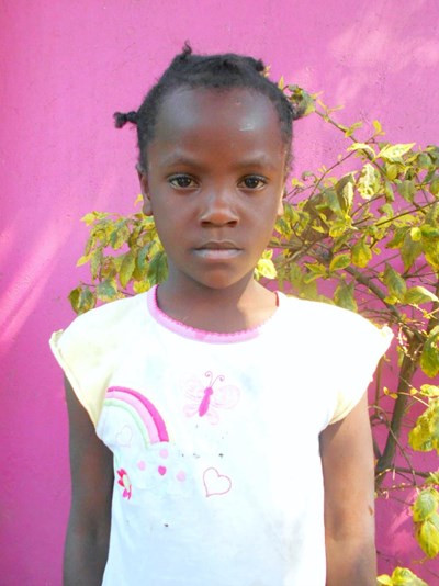 Help Fatima M. by becoming a child sponsor. Sponsoring a child is a rewarding and heartwarming experience.