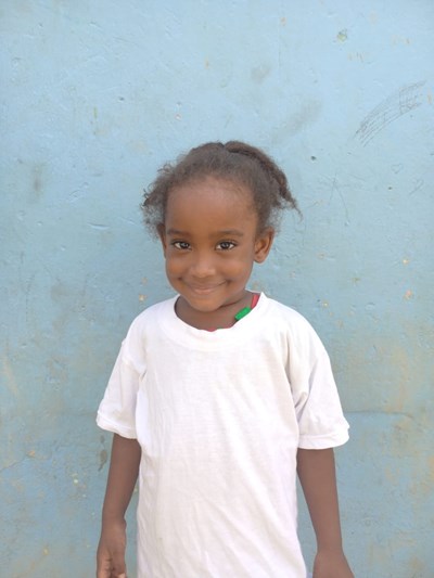 Help Yelianny Ariela by becoming a child sponsor. Sponsoring a child is a rewarding and heartwarming experience.