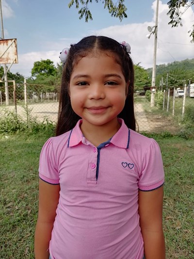 Help Melany Victoria by becoming a child sponsor. Sponsoring a child is a rewarding and heartwarming experience.