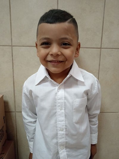 Ayude a Cristofer Mateo apadrinándole hoy. El apadrinamiento es una experiencia hermosa y gratificante.