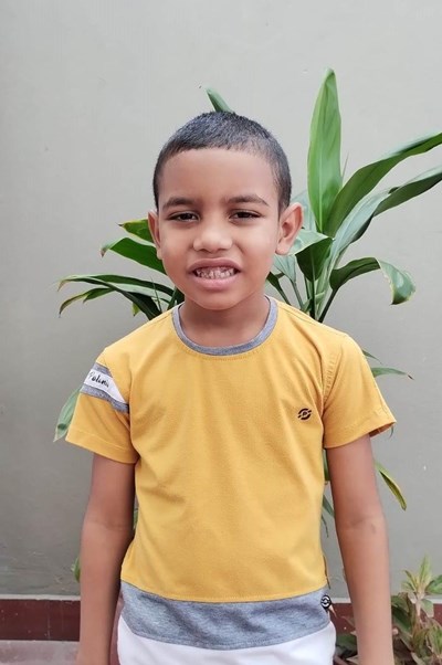 Help Samuel Junior by becoming a child sponsor. Sponsoring a child is a rewarding and heartwarming experience.