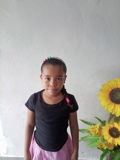 Help Danielis by becoming a child sponsor. Sponsoring a child is a rewarding and heartwarming experience.