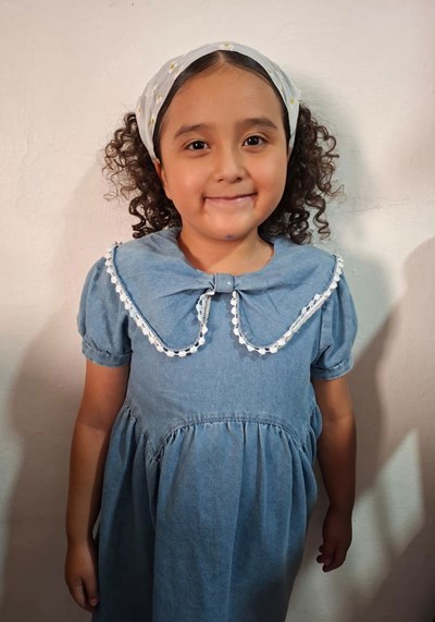 Help Daniela Sofía by becoming a child sponsor. Sponsoring a child is a rewarding and heartwarming experience.