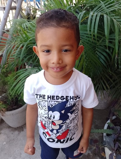Help Ian Jesus by becoming a child sponsor. Sponsoring a child is a rewarding and heartwarming experience.