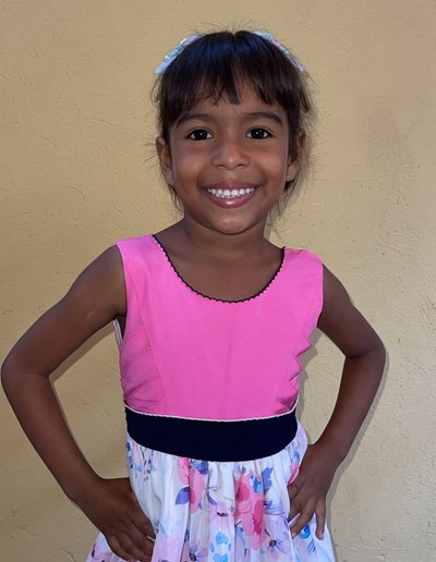 Help Kiadys Sofia by becoming a child sponsor. Sponsoring a child is a rewarding and heartwarming experience.