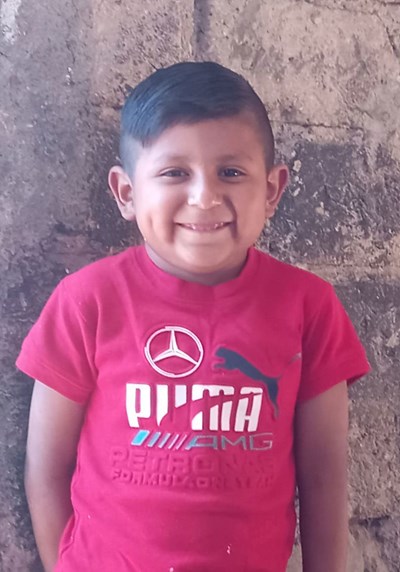 Help Julio César by becoming a child sponsor. Sponsoring a child is a rewarding and heartwarming experience.