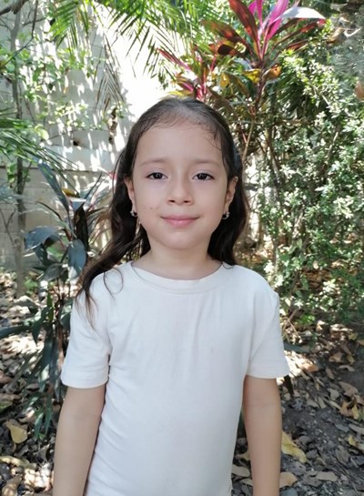Help Sara Yatziry by becoming a child sponsor. Sponsoring a child is a rewarding and heartwarming experience.