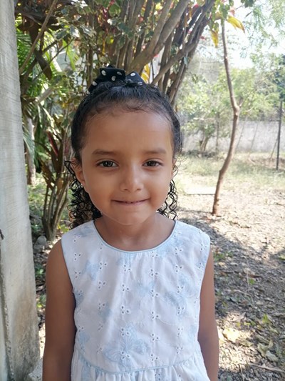 Help Allison Leticia by becoming a child sponsor. Sponsoring a child is a rewarding and heartwarming experience.