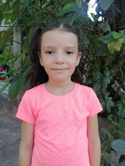 Help Elvira Elizabeth by becoming a child sponsor. Sponsoring a child is a rewarding and heartwarming experience.