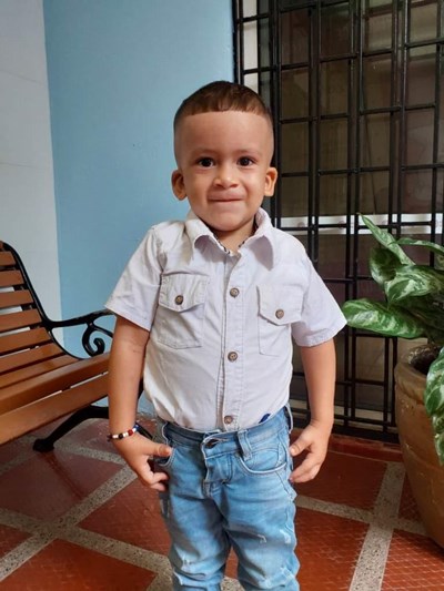 Help Ruaynel Osvaldo by becoming a child sponsor. Sponsoring a child is a rewarding and heartwarming experience.