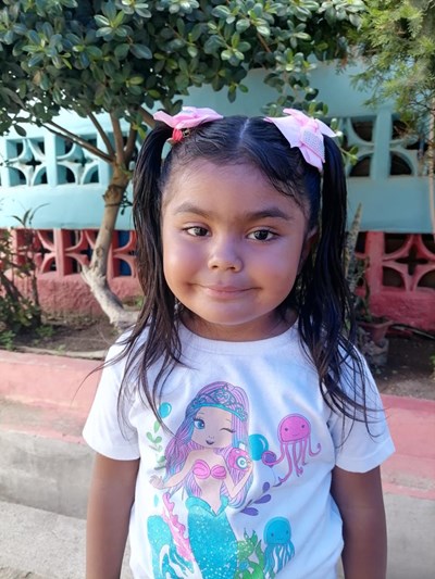 Help Melany Nahomy by becoming a child sponsor. Sponsoring a child is a rewarding and heartwarming experience.