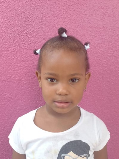 Help Arleth Yorialis by becoming a child sponsor. Sponsoring a child is a rewarding and heartwarming experience.