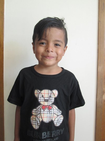 Help Edgar Raul by becoming a child sponsor. Sponsoring a child is a rewarding and heartwarming experience.