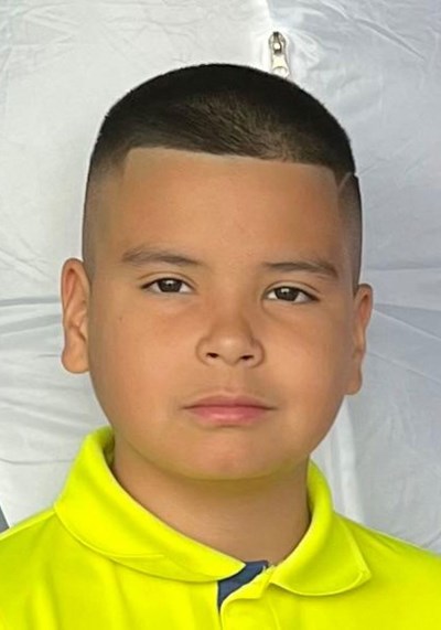 Ayude a Alexis Leonel apadrinándole hoy. El apadrinamiento es una experiencia hermosa y gratificante.