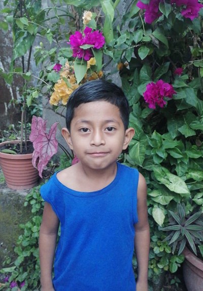 Help Jonathan Anibal by becoming a child sponsor. Sponsoring a child is a rewarding and heartwarming experience.
