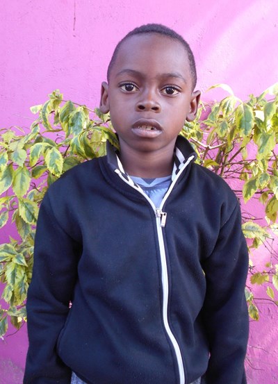 Help Fidelis by becoming a child sponsor. Sponsoring a child is a rewarding and heartwarming experience.