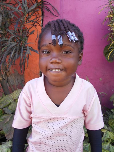 Help Prisca by becoming a child sponsor. Sponsoring a child is a rewarding and heartwarming experience.