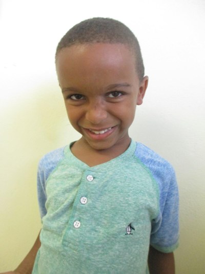 Help Emanuel Pillier by becoming a child sponsor. Sponsoring a child is a rewarding and heartwarming experience.