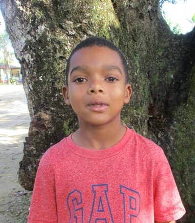 Help Disla Jassiel by becoming a child sponsor. Sponsoring a child is a rewarding and heartwarming experience.