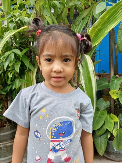 Help Romina M. by becoming a child sponsor. Sponsoring a child is a rewarding and heartwarming experience.