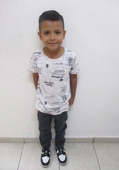 Help Donovan Matias by becoming a child sponsor. Sponsoring a child is a rewarding and heartwarming experience.