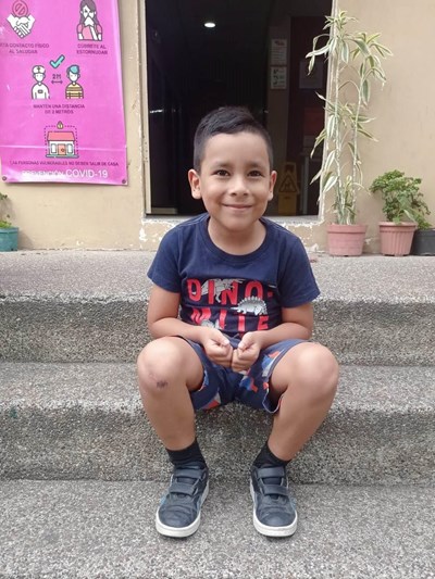 Help Dereck Isaias by becoming a child sponsor. Sponsoring a child is a rewarding and heartwarming experience.