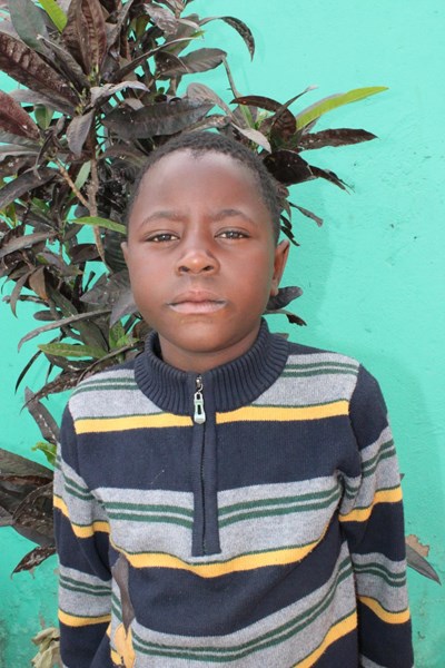 Help Erick by becoming a child sponsor. Sponsoring a child is a rewarding and heartwarming experience.