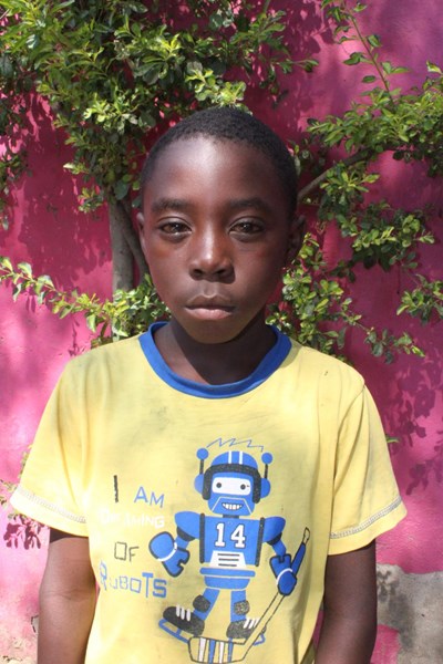 Help Ronard Jr. by becoming a child sponsor. Sponsoring a child is a rewarding and heartwarming experience.