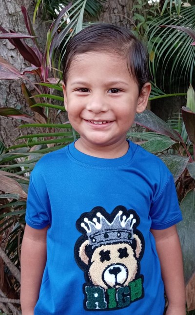 Help Eric Yadiel by becoming a child sponsor. Sponsoring a child is a rewarding and heartwarming experience.