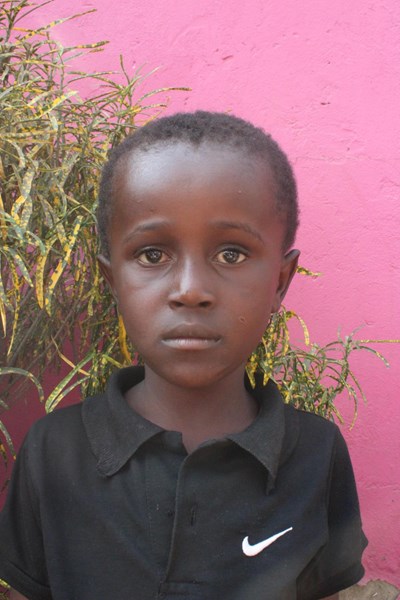 Help Mathias by becoming a child sponsor. Sponsoring a child is a rewarding and heartwarming experience.