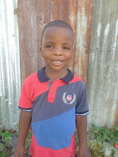 Help Alexander by becoming a child sponsor. Sponsoring a child is a rewarding and heartwarming experience.