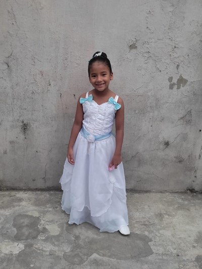 Help Mia Julieth by becoming a child sponsor. Sponsoring a child is a rewarding and heartwarming experience.