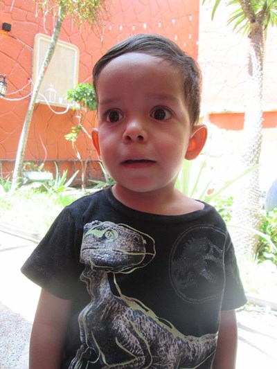 Ayude a Elian Gael apadrinándole hoy. El apadrinamiento es una experiencia hermosa y gratificante.